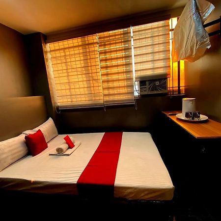 Oyo 104 Manila Venetian Hotel Zewnętrze zdjęcie