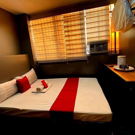 Oyo 104 Manila Venetian Hotel Zewnętrze zdjęcie