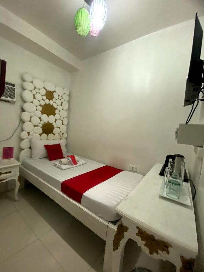 Oyo 104 Manila Venetian Hotel Zewnętrze zdjęcie