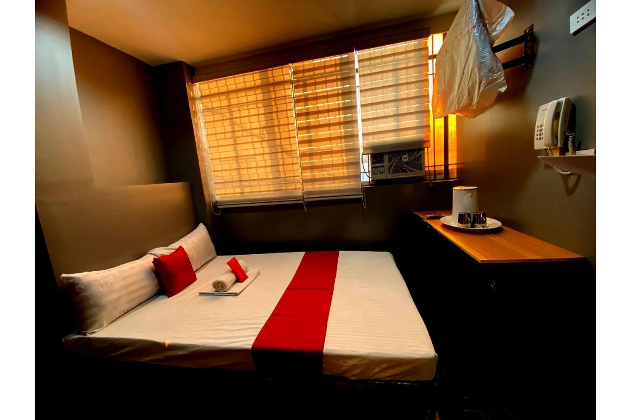 Oyo 104 Manila Venetian Hotel Zewnętrze zdjęcie