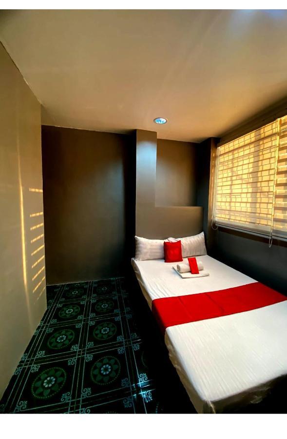 Oyo 104 Manila Venetian Hotel Zewnętrze zdjęcie