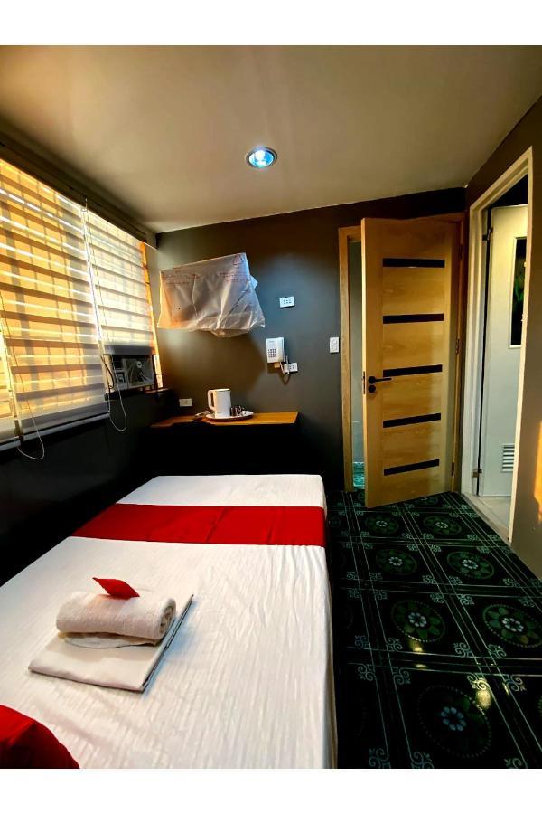 Oyo 104 Manila Venetian Hotel Zewnętrze zdjęcie